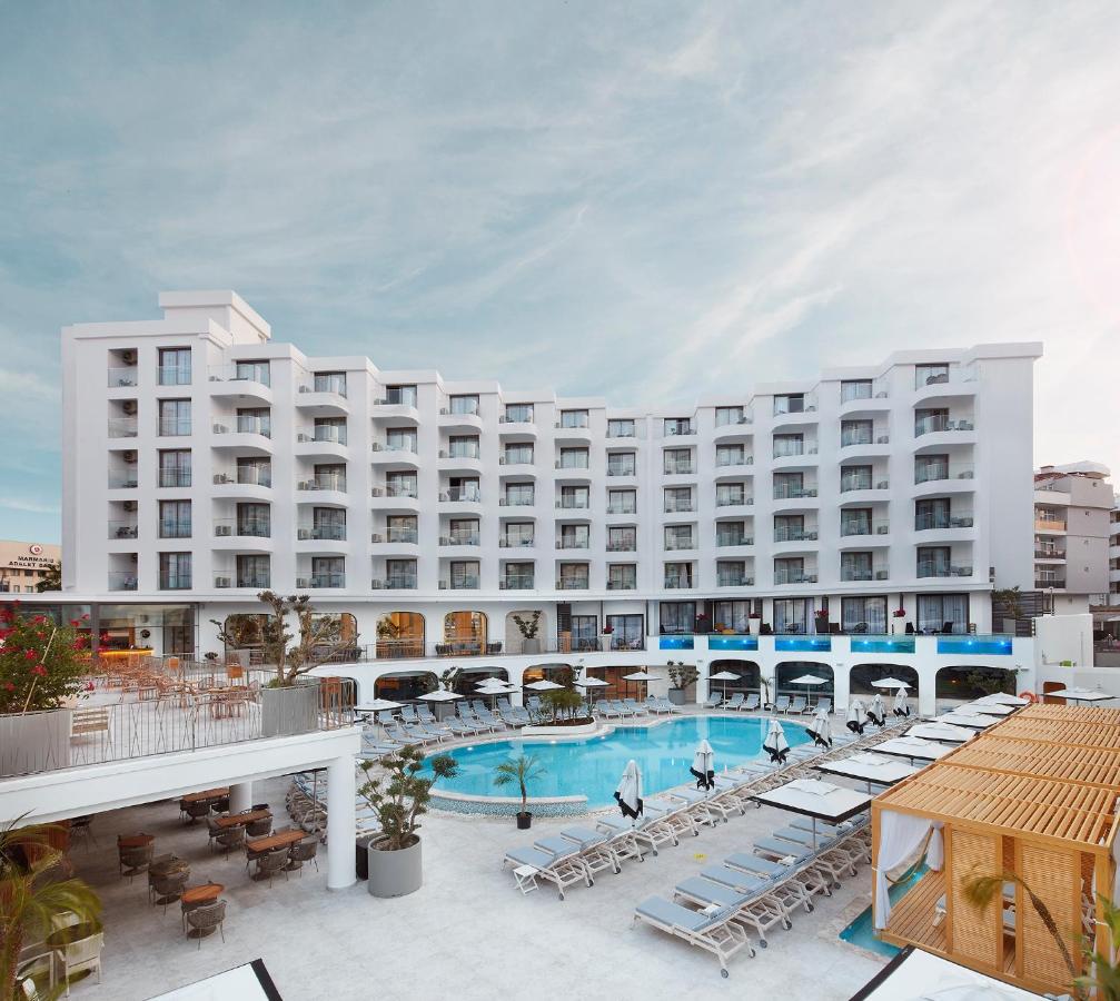 LALILA BLUE SUITES