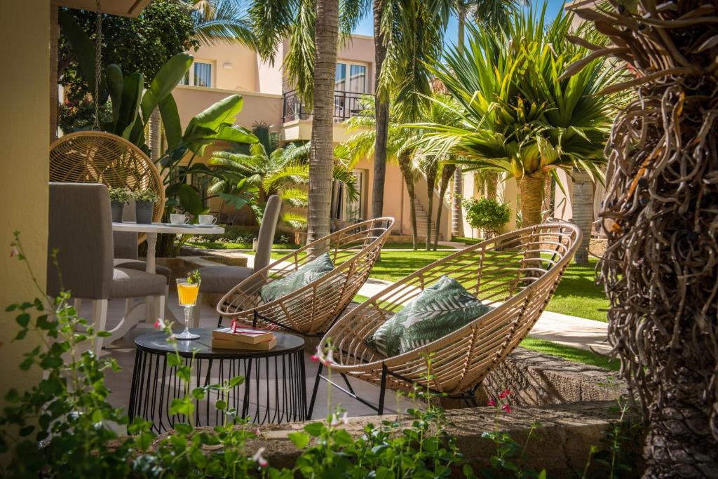 DANAIDES HOTEL